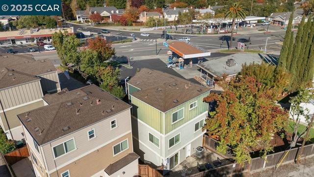 200 Valletta Ln, Pleasanton CA: https://media.crmls.org/mediaz/5a6d94e7-e306-4dcc-a6c7-582429e0e72c.jpg