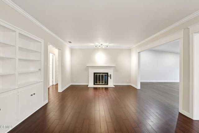 Detail Gallery Image 3 of 31 For 1255 Oak Circle Dr, Glendale,  CA 91208 - 3 Beds | 2 Baths