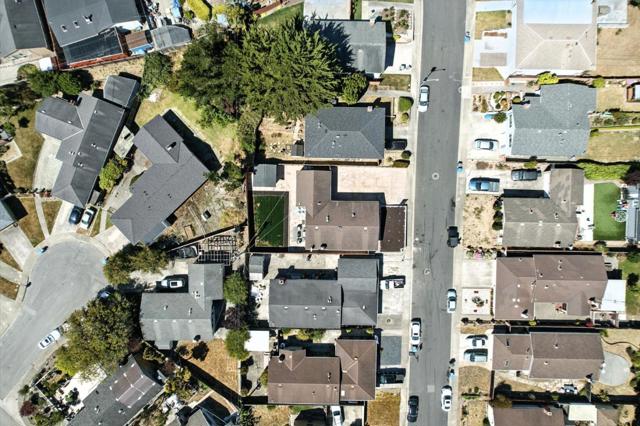 2621 Heather Lane, San Bruno CA: https://media.crmls.org/mediaz/5a6de20d-cb89-48c3-8ef7-bb02a9c39731.jpg