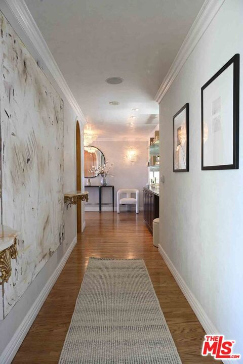 865 Comstock Avenue, Los Angeles CA: https://media.crmls.org/mediaz/5a6e0969-dd5e-414a-bf7c-1eb88564f0d6.jpg