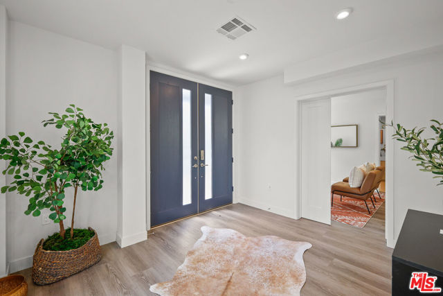 1200 N Orange, West Hollywood CA: https://media.crmls.org/mediaz/5a6e41fa-cee1-4236-91ff-e9e4161b5601.jpg