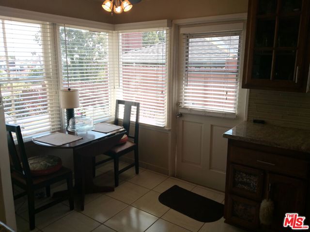 5078 Southridge Avenue, Los Angeles CA: https://media.crmls.org/mediaz/5a6e422d-7afb-40cb-8d17-761c7b2fde8f.jpg