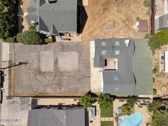 2327 Royal Avenue, Simi Valley CA: https://media.crmls.org/mediaz/5a6e5265-8afb-4323-b5f8-ca6e62d8c568.jpg
