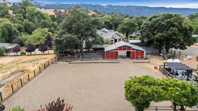 6745 Alisal St, Pleasanton CA: https://media.crmls.org/mediaz/5a6ea27b-8299-4eae-9867-d672e9cc7c5b.jpg