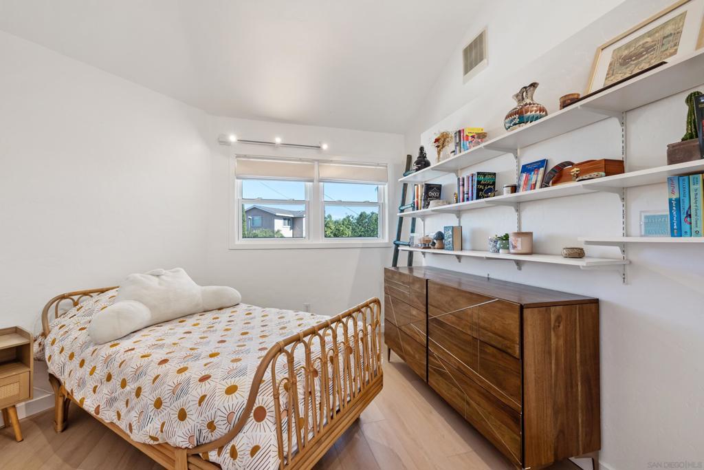 MLS #250043179SD image #27