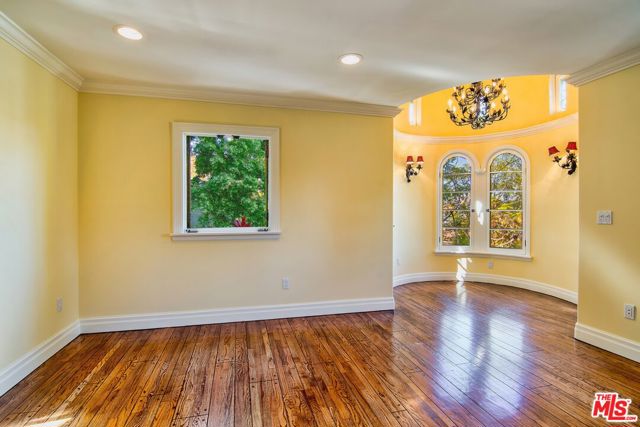 2653 PATRICIA Avenue, Los Angeles CA: https://media.crmls.org/mediaz/5a6ee35e-5973-4208-84ad-b31ded51a8f4.jpg