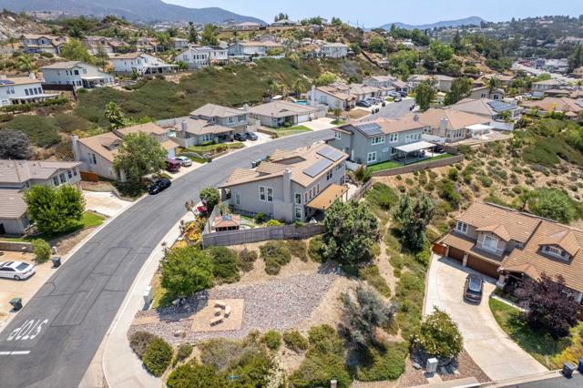 2288 Boulders Ct, Alpine CA: https://media.crmls.org/mediaz/5a6ef7b0-dc5c-4f4a-a239-74f9f121fb4d.jpg