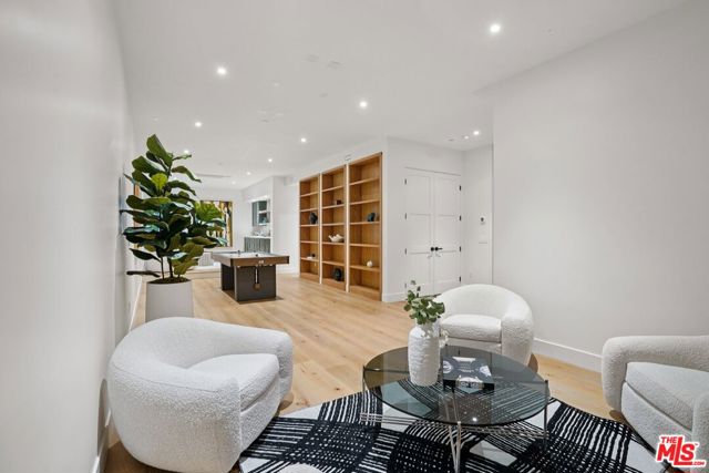 4034 Coolidge Avenue, Culver City CA: https://media.crmls.org/mediaz/5a6f33da-4f52-4537-b2bb-3dad23b86c9d.jpg