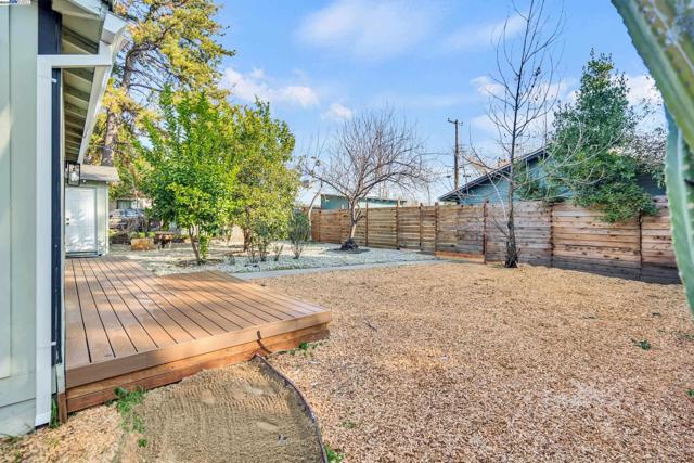 Image 5 of 60 For 207 D St Roseville