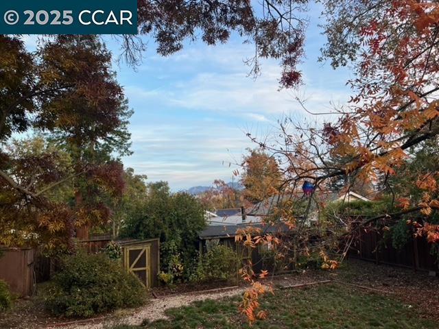 448 Cumberland Dr, Pleasant Hill CA: https://media.crmls.org/mediaz/5a6fec6a-d1c5-41f6-a871-ffe923a2f0c9.jpg