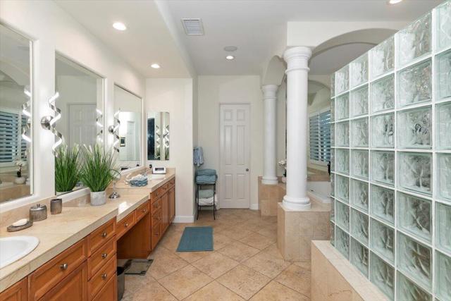50 Toscana Way E, Rancho Mirage, CA 92270
