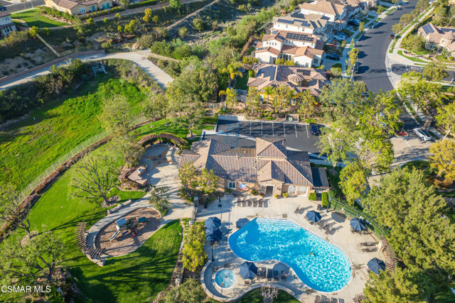 12809 Lone Trail Court, Moorpark CA: https://media.crmls.org/mediaz/5a70786f-e166-4b3b-85a9-6eec5a513811.jpg