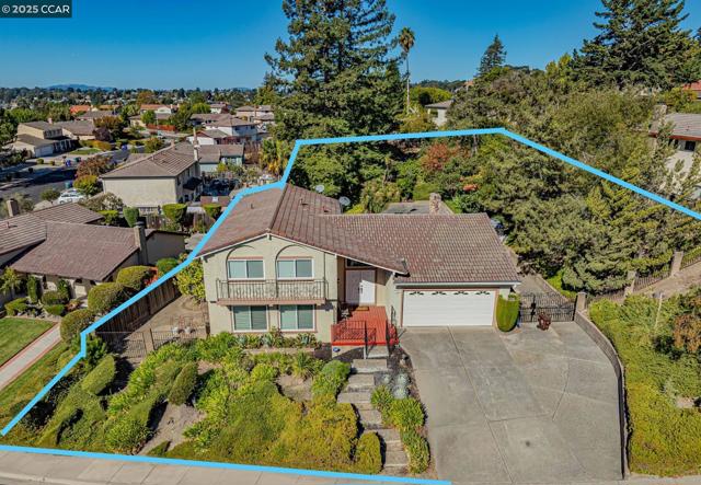 109 Scotts Chute Ct, Richmond CA: https://media.crmls.org/mediaz/5a709448-adc3-47f6-8265-79b76d34d333.jpg