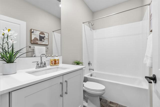 Detail Gallery Image 10 of 72 For 1856 Focus Dr, Chula Vista,  CA 91915 - 4 Beds | 3/1 Baths