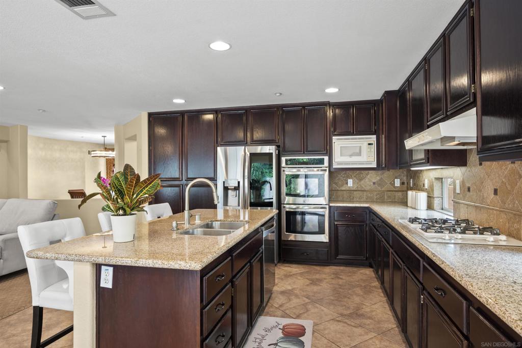 MLS #250041471SD image #16