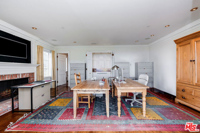 11080 Chalon Road, Los Angeles CA: https://media.crmls.org/mediaz/5a7125e4-79c8-45d5-b3cc-38a96816b48d.jpg