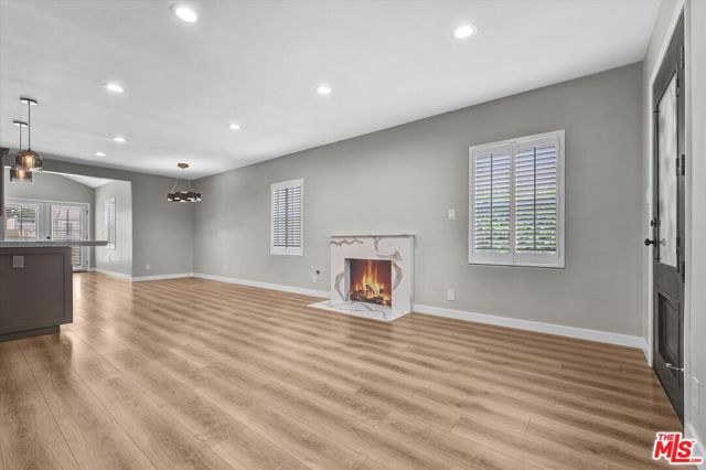 13964 La Maida Street, Sherman Oaks CA: https://media.crmls.org/mediaz/5a714540-1d85-4671-970d-ceff0b2ff804.jpg