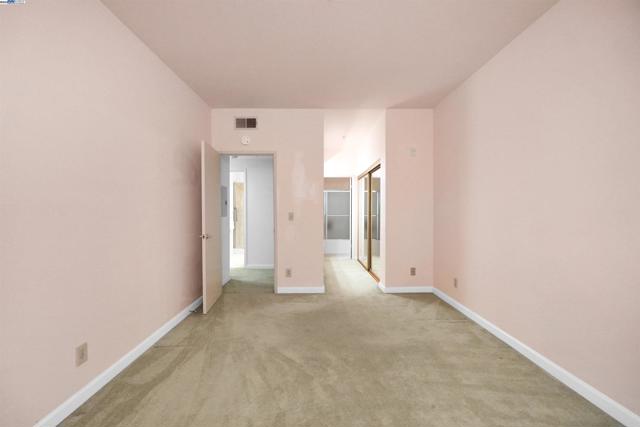 1280 Stanhope Ln, Hayward CA: https://media.crmls.org/mediaz/5a718dee-d95a-481e-bade-cd4fd0d8ed97.jpg