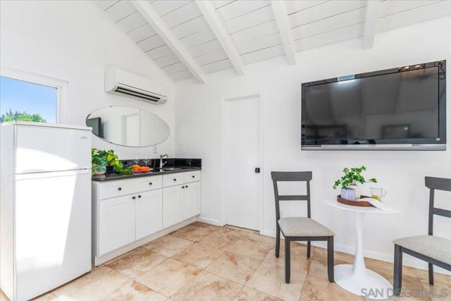 2602 N Louise, Santa Ana CA: https://media.crmls.org/mediaz/5a71adfc-75ae-4e52-a251-494613bb11a9.jpg