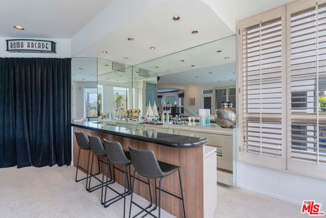 4611 Roma Court, Marina del Rey CA: https://media.crmls.org/mediaz/5a727889-4cba-48df-9cb3-ab8be33af19c.jpg