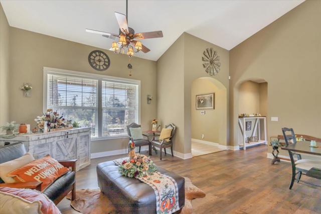 46347 Opah Drive, Ahwahnee CA: https://media.crmls.org/mediaz/5a73bd00-fddb-48f4-862d-bb979b855088.jpg