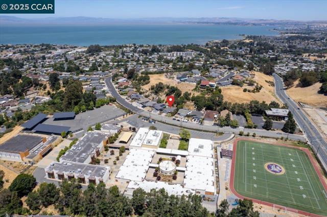 1566 Mann Dr, Pinole CA: https://media.crmls.org/mediaz/5a745211-16d7-47f1-bccb-4a3762d50c9a.jpg