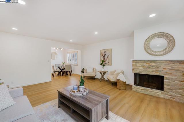 Image 4 of 58 For 1848 Trym St