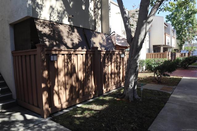 Image 30 of 41 For 3549 Castle Glen Dr  119