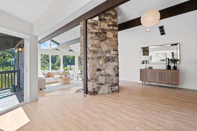 16451 Wood Acres Road, Los Gatos CA: https://media.crmls.org/mediaz/5a753aaf-3d87-4ce3-be73-ef03f161ed34.jpg