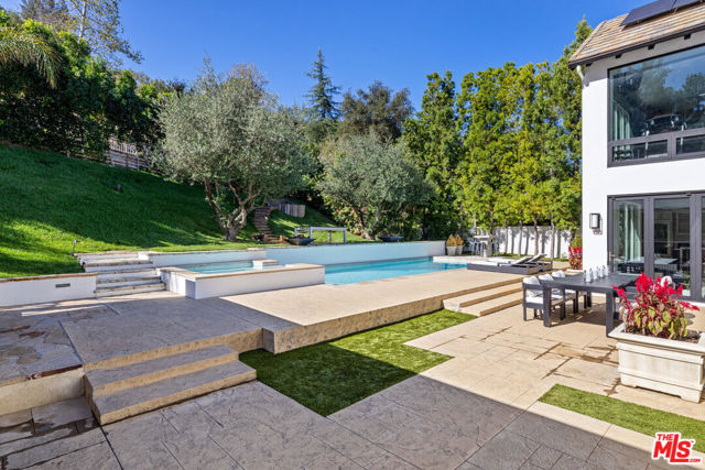 3801 Prado Del Trigo, Calabasas CA: https://media.crmls.org/mediaz/5a75875c-14bd-4771-aea1-e8015f987e55.jpg