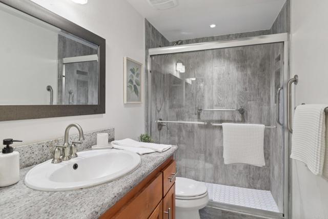 1783 Calle Del Arroyo, San Marcos CA: https://media.crmls.org/mediaz/5a75d0f2-12af-4d72-a4d6-98cfd50e098c.jpg