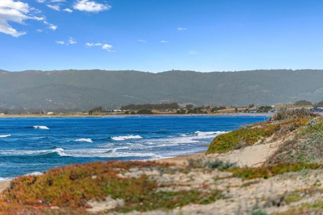 116 Monterey Dunes Way, Moss Landing CA: https://media.crmls.org/mediaz/5a75fcc5-f7cf-4f75-95bb-3e9b60314411.jpg