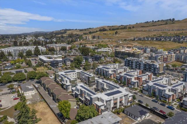 29333 Hub Court, Hayward CA: https://media.crmls.org/mediaz/5a76e5cb-090b-43f2-8564-6ce63ad7730f.jpg