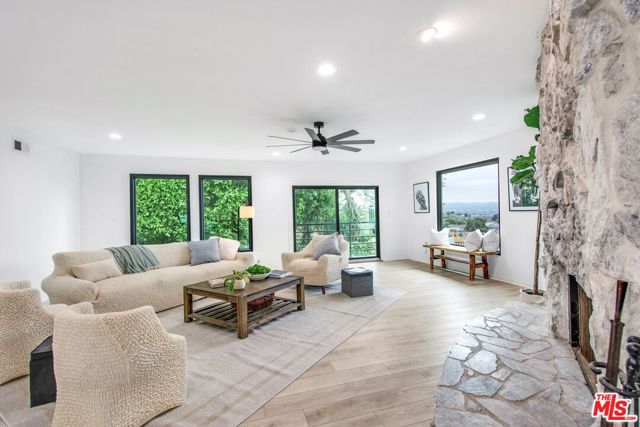 4223 Don Carlos Drive, Los Angeles CA: https://media.crmls.org/mediaz/5a76f515-147c-438d-917c-3650b0c088d2.jpg