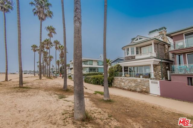 Image 29 of 32 For 2705 Ocean Front Walk