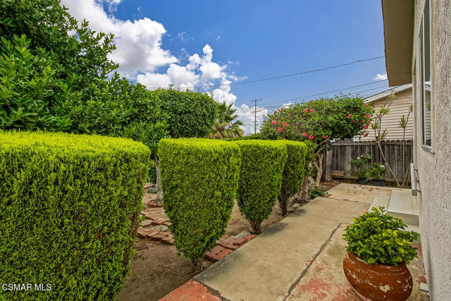 1520 W 107th Street, Los Angeles CA: https://media.crmls.org/mediaz/5a779a53-b04e-4fe9-ad6c-08777eaf899b.jpg