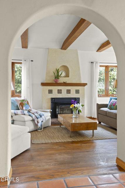 308 Topa Topa Drive, Ojai CA: https://media.crmls.org/mediaz/5a782463-dba0-41f1-aa71-12979c75ba07.jpg
