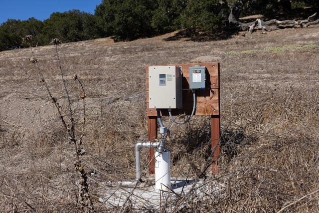 10190 Calle De Robles, Carmel CA: https://media.crmls.org/mediaz/5a785661-1ee5-4cd0-9143-3169a003346e.jpg