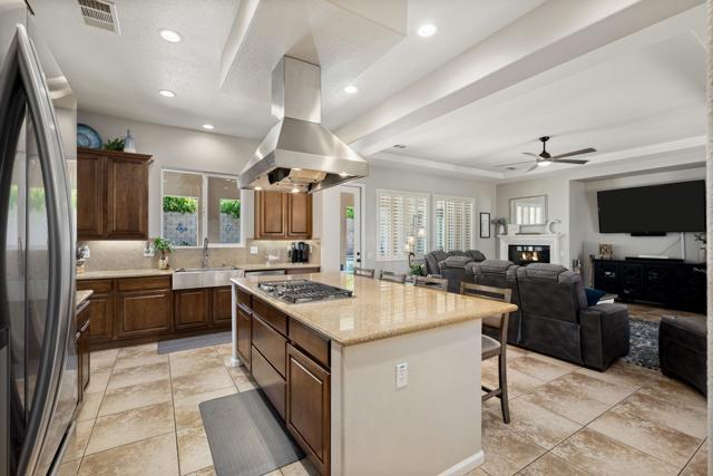 40844 Piazza Del Paradiso, Indio CA: https://media.crmls.org/mediaz/5a797eda-e6cc-483f-9c8b-64fb9158a333.jpg