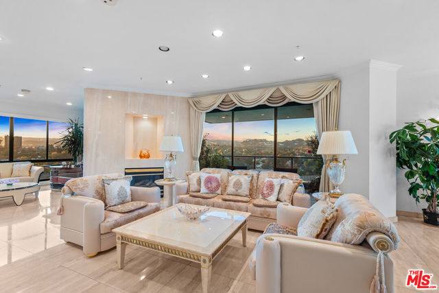 10490 Wilshire Boulevard, Los Angeles CA: https://media.crmls.org/mediaz/5a798b71-5ea3-4553-8e53-6b33176ef5dd.jpg