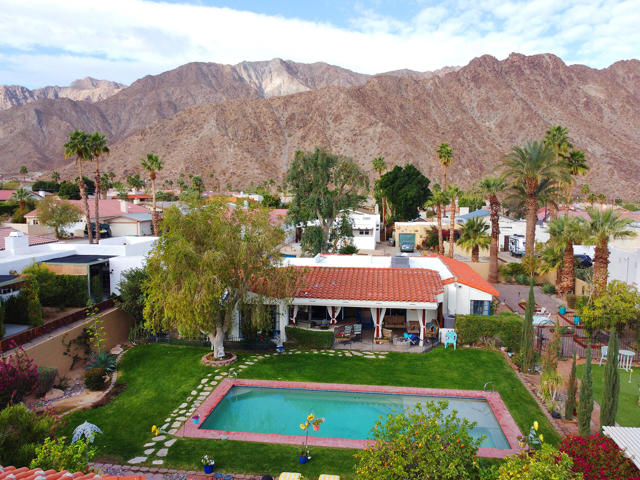 52404 Avenida Rubio, La Quinta CA: https://media.crmls.org/mediaz/5a79ebb0-ea71-4445-9adc-e43c1bd4ba1b.jpg