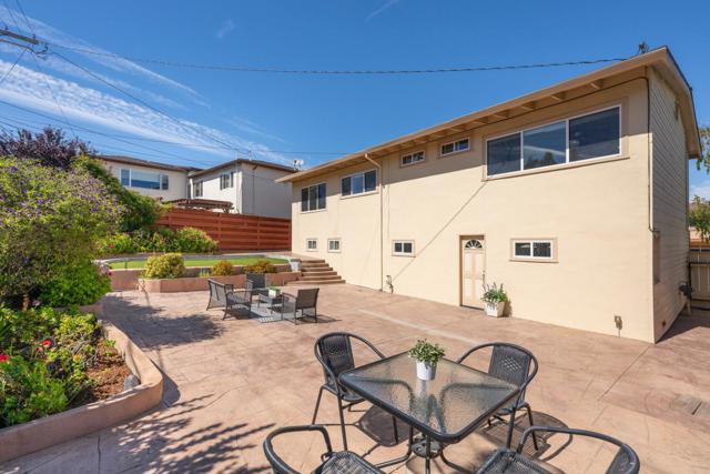 1149 Glenwood Drive, Millbrae CA: https://media.crmls.org/mediaz/5a7a1b2c-7e1c-4cfa-bc04-60d029ff7326.jpg
