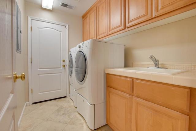 334 Paseo Gularte, San Juan Bautista CA: https://media.crmls.org/mediaz/5a7a287c-9879-4e00-a31a-e0fec4865082.jpg