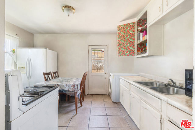 2336 119th Street, Los Angeles, California 90059, 2 Bedrooms Bedrooms, ,1 BathroomBathrooms,Single Family Residence,For Sale,119th,24377747