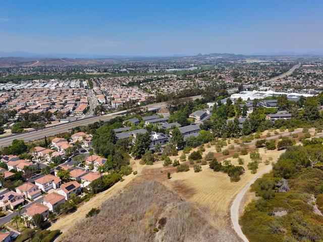 4212 Vista Del Rio Way, Oceanside CA: https://media.crmls.org/mediaz/5a7ade68-0bf8-4023-9681-91f24b4fb519.jpg