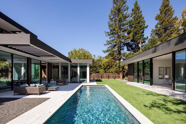 2171 Clayton Drive, Menlo Park CA: https://media.crmls.org/mediaz/5a7b18b7-d988-4a92-8315-a547382fa15f.jpg