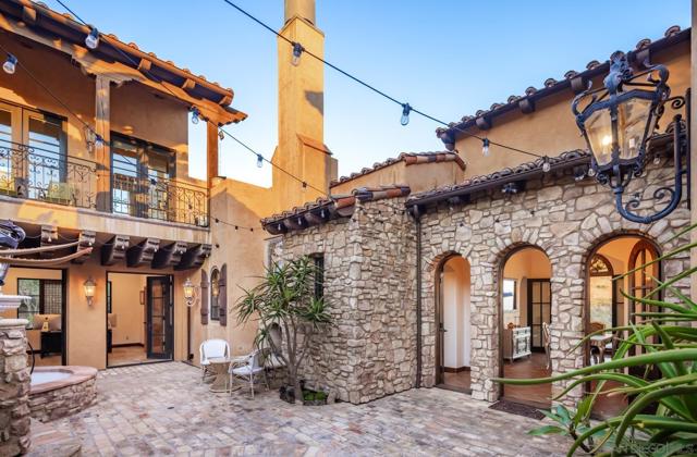 18113 El Brazo, Rancho Santa Fe CA: https://media.crmls.org/mediaz/5a7b22fd-371a-42a5-a7b6-d0726296ea6b.jpg