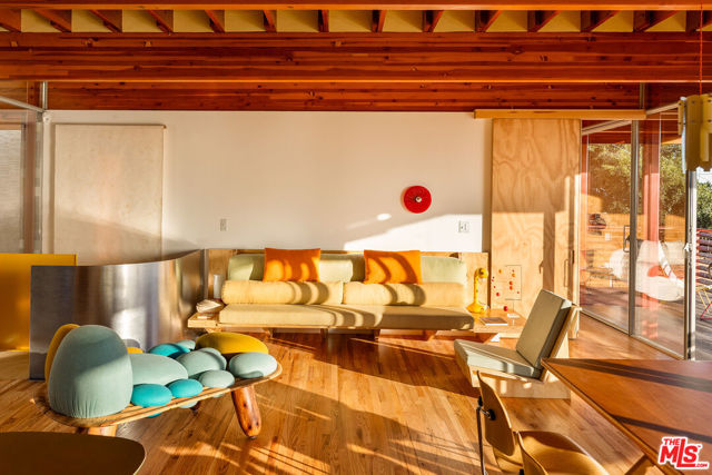 1515 Killarney Avenue, Los Angeles CA: https://media.crmls.org/mediaz/5a7b69b1-4853-4f19-9b37-8d25a45e0e83.jpg