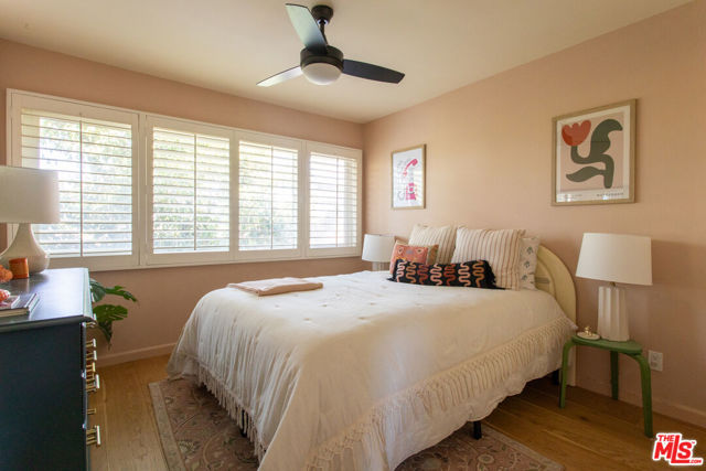 4748 Round Top Drive, Los Angeles CA: https://media.crmls.org/mediaz/5a7b754a-c795-4aef-a6f0-7764102a6958.jpg