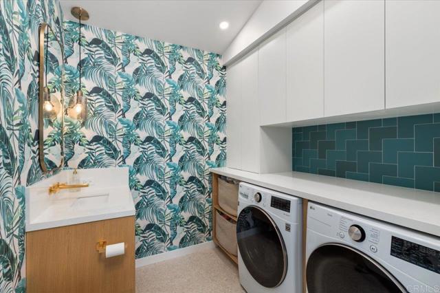 Detail Gallery Image 12 of 40 For 725 Cathy Ln, Cardiff By The Sea,  CA 92007 - 4 Beds | 2/1 Baths